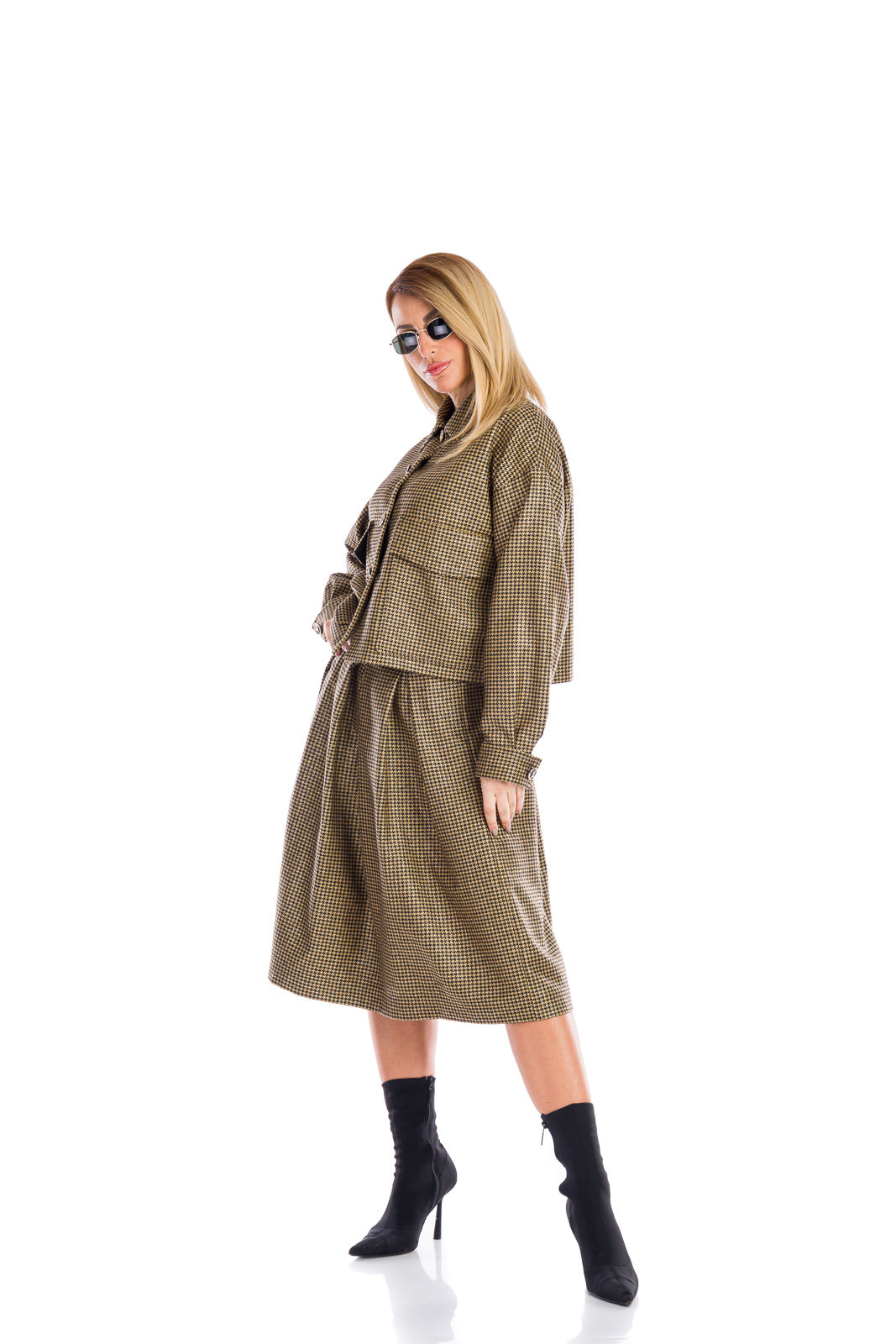 Middle-length skirt in Golden pepita Middle-length skirt in Golden pepita