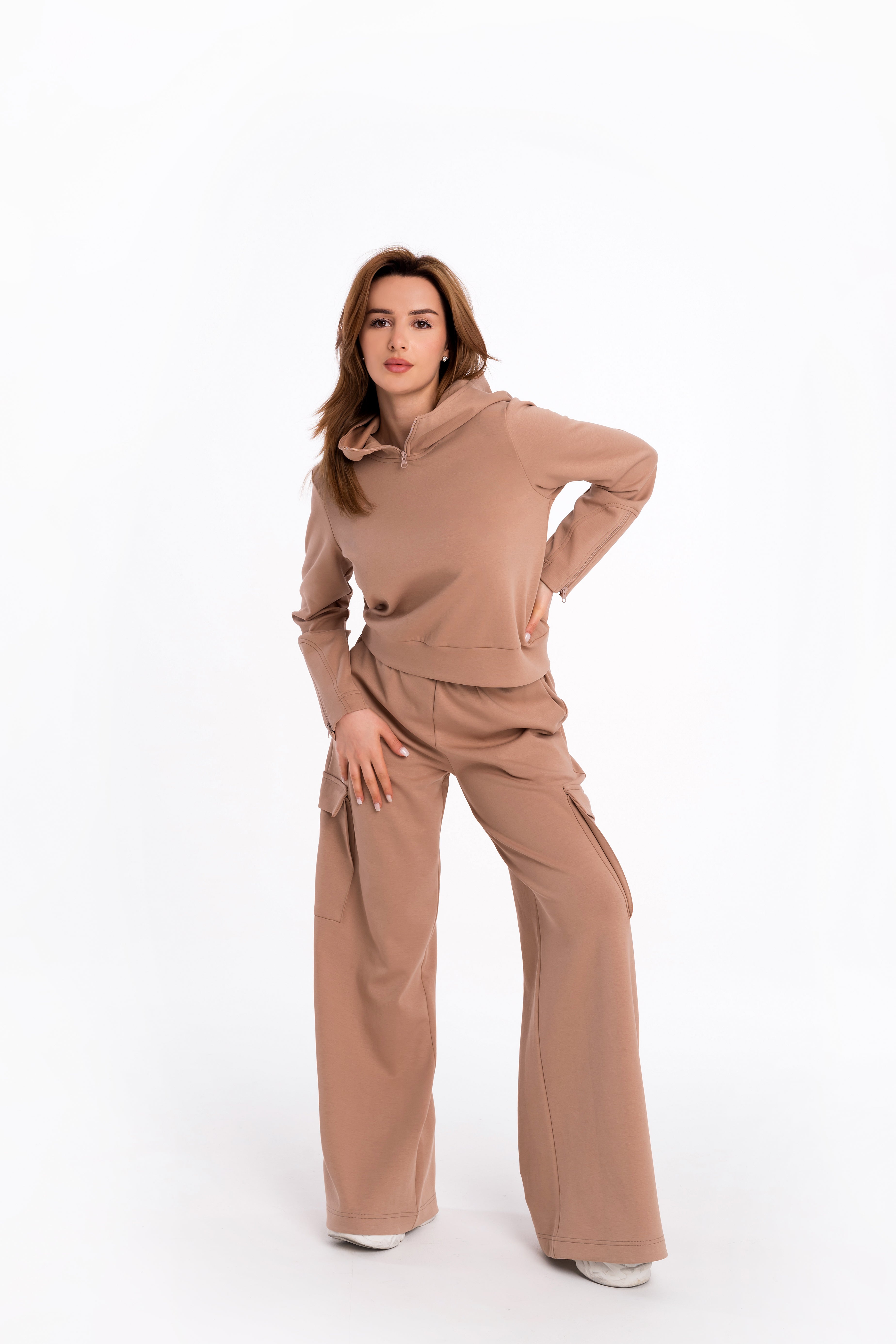 Sweater with a high collar and zipper Sweater with a high collar and zipper