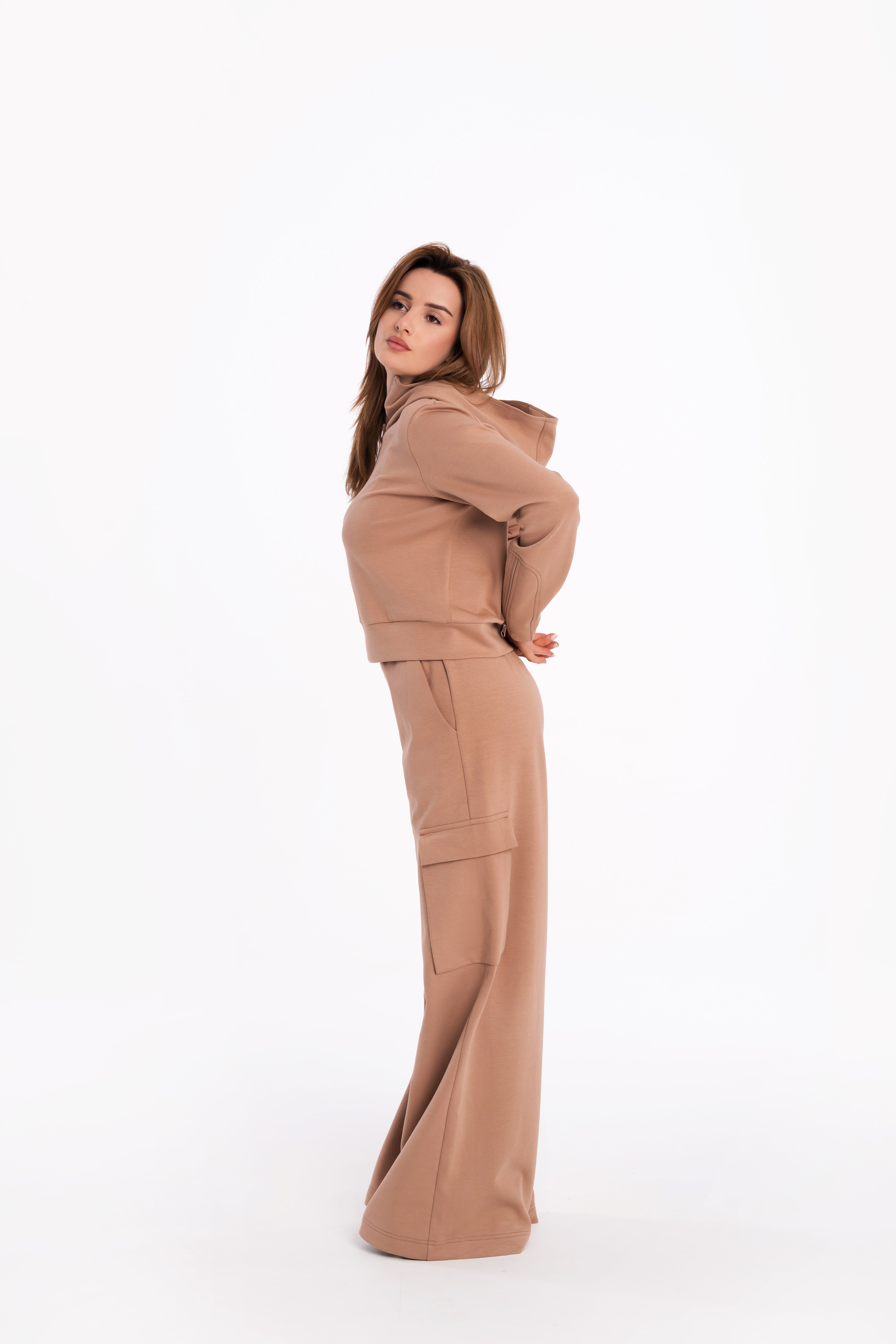 Sweater with a high collar and zipper Sweater with a high collar and zipper
