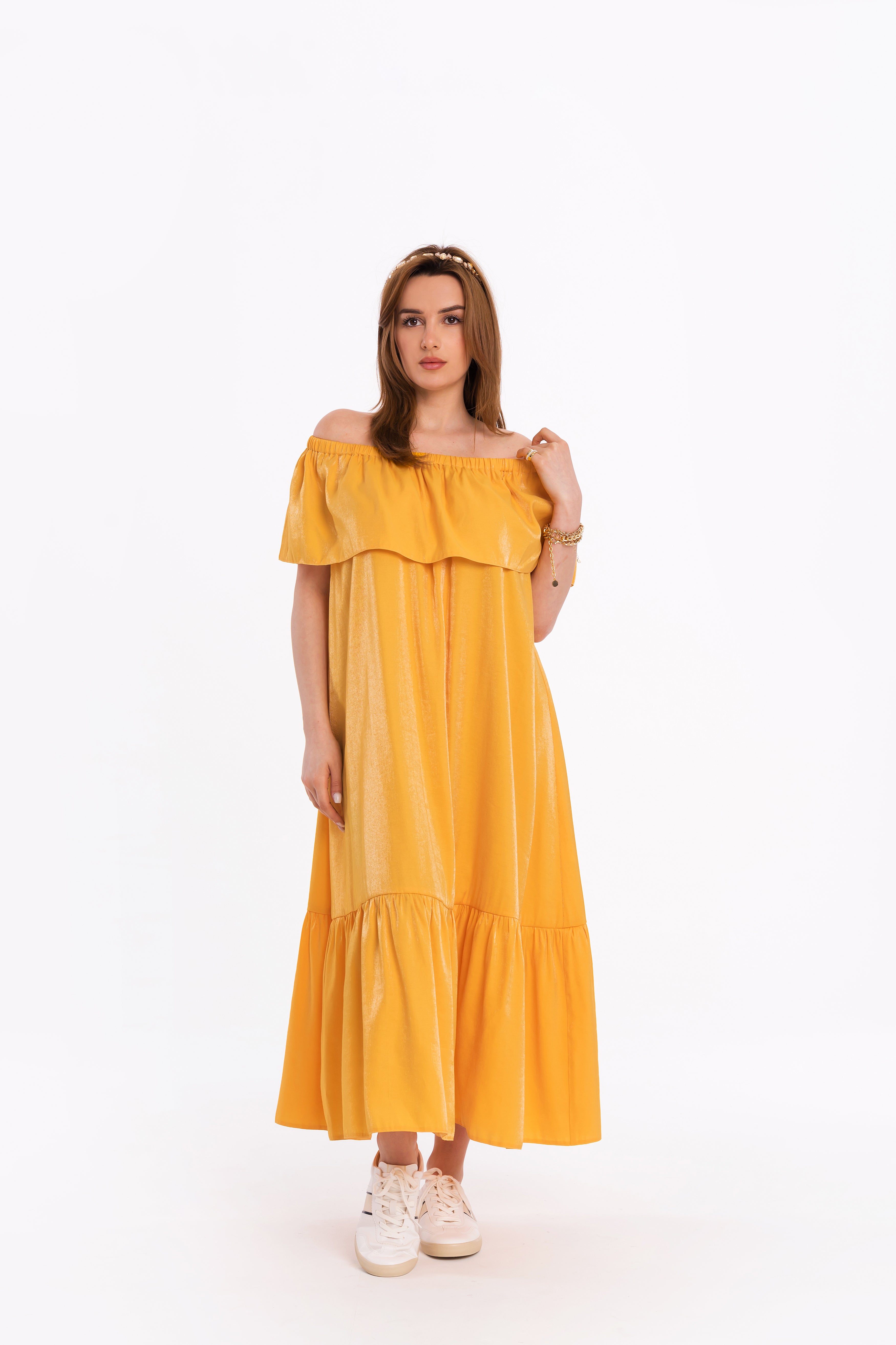 Sleeveless dress with a boat neckline in yellow viscose Sleeveless dress with a boat neckline in yellow viscose