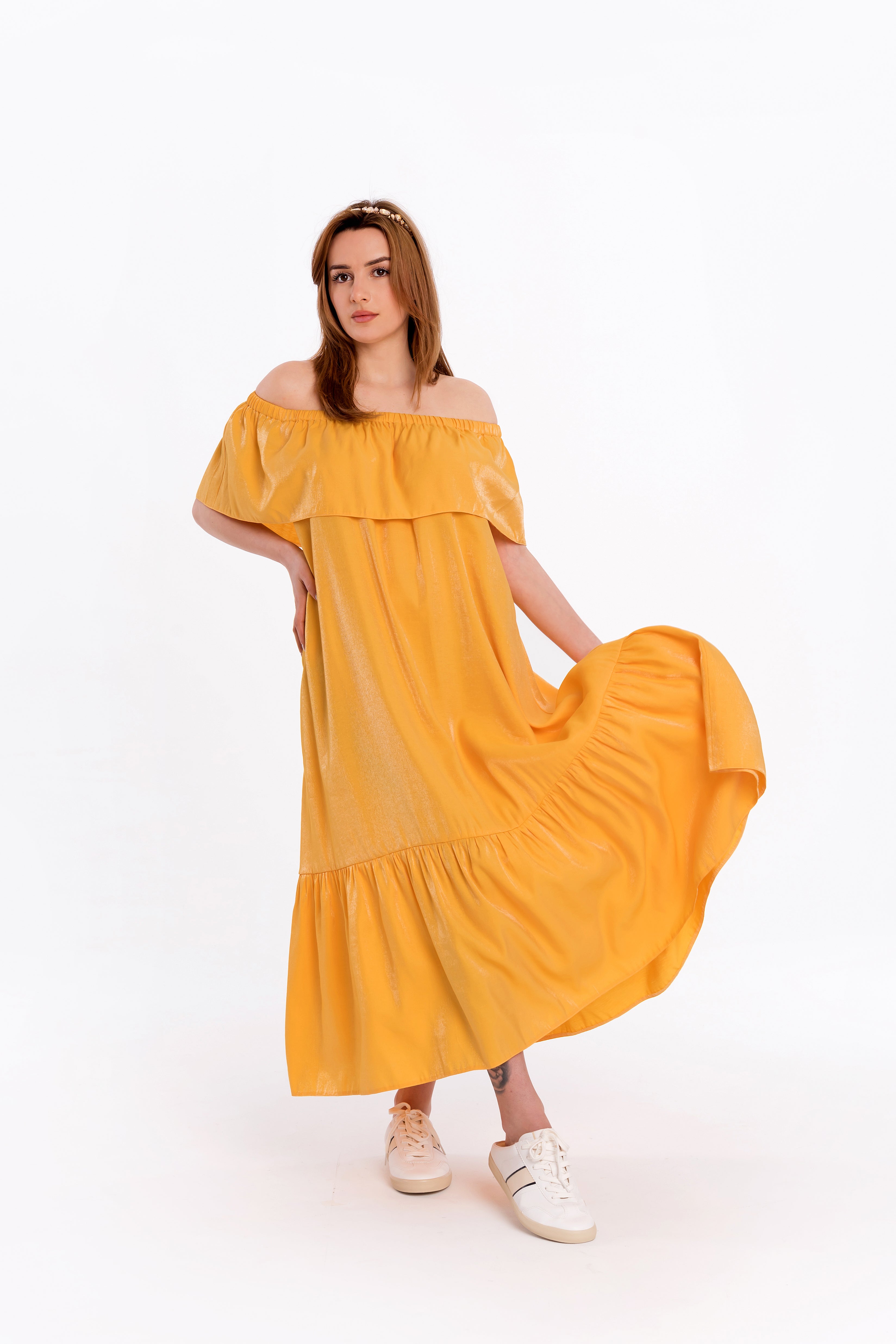 Sleeveless dress with a boat neckline in yellow viscose Sleeveless dress with a boat neckline in yellow viscose