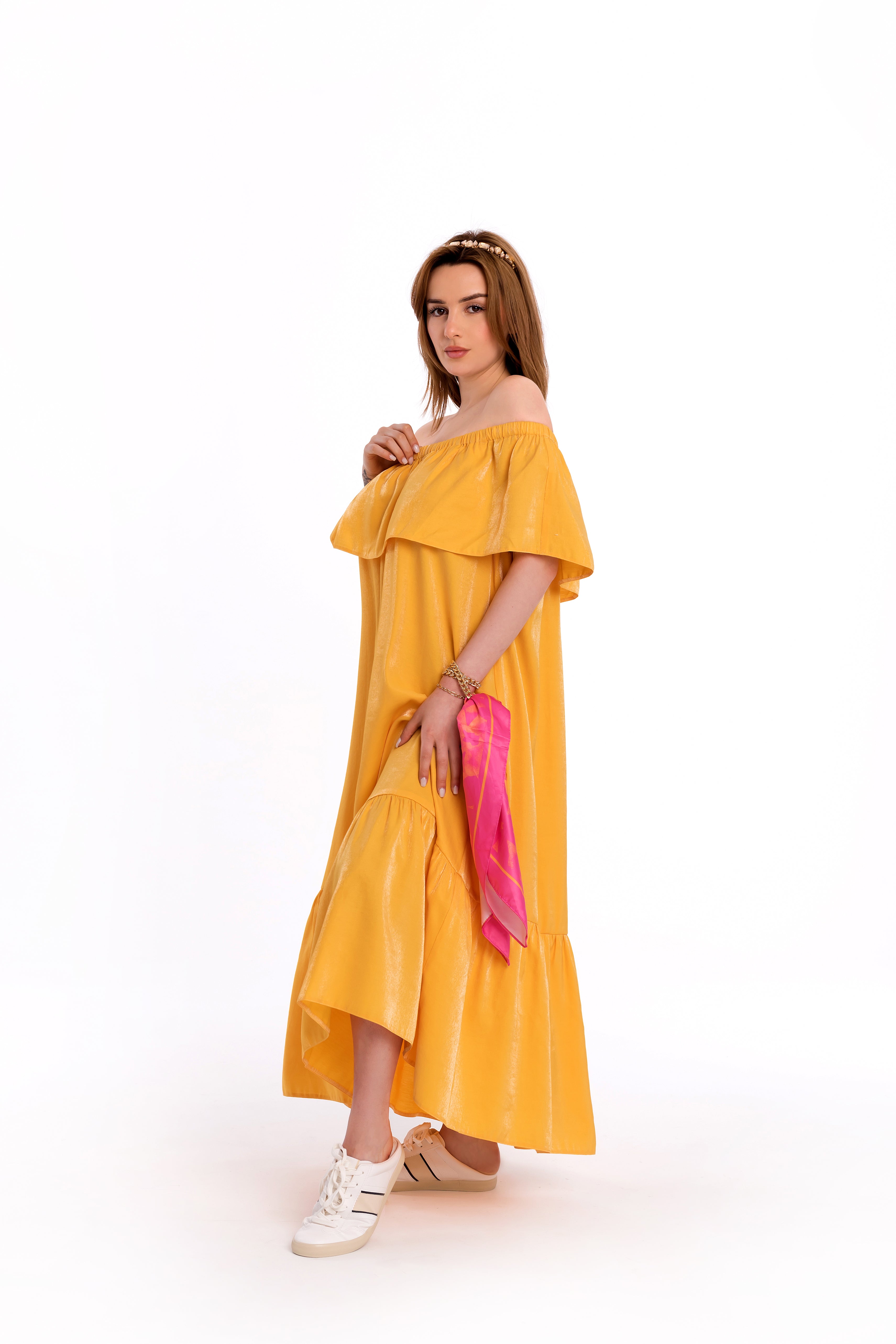 Sleeveless dress with a boat neckline in yellow viscose Sleeveless dress with a boat neckline in yellow viscose