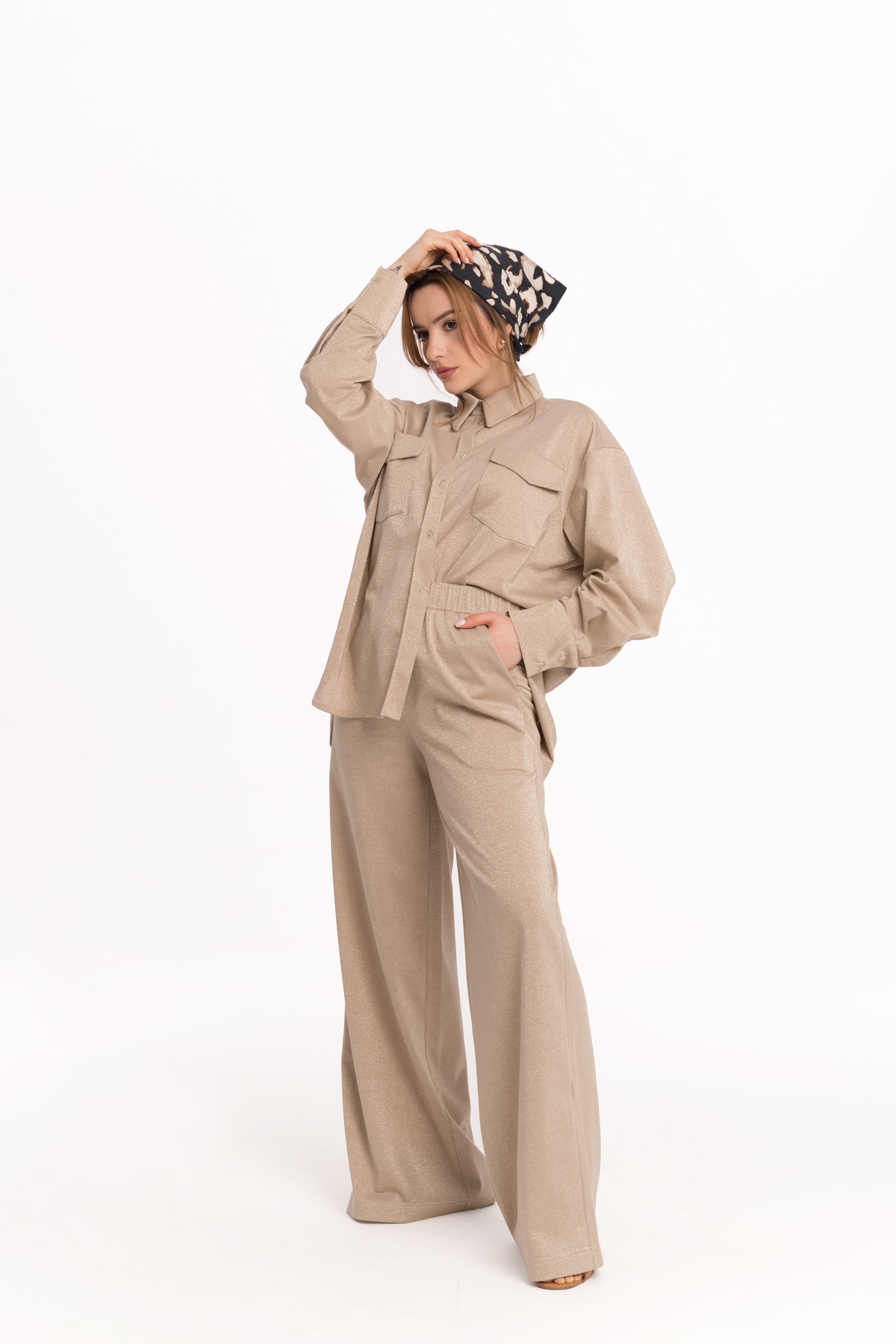 Loose shirt with long sleeves in golden cotton Loose shirt with long sleeves in golden cotton