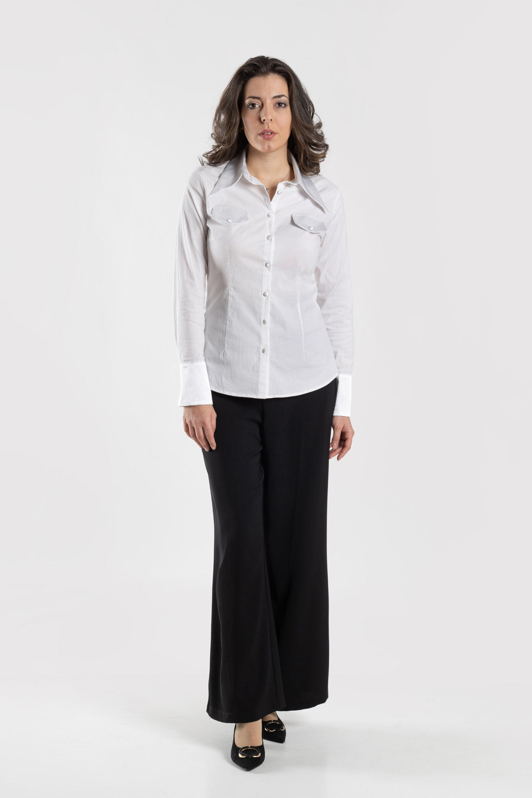 Slim cotton shirt with a satin collar Slim cotton shirt with a satin collar
