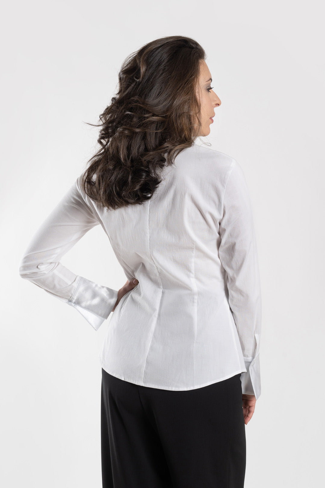 Slim cotton shirt with a satin collar Slim cotton shirt with a satin collar