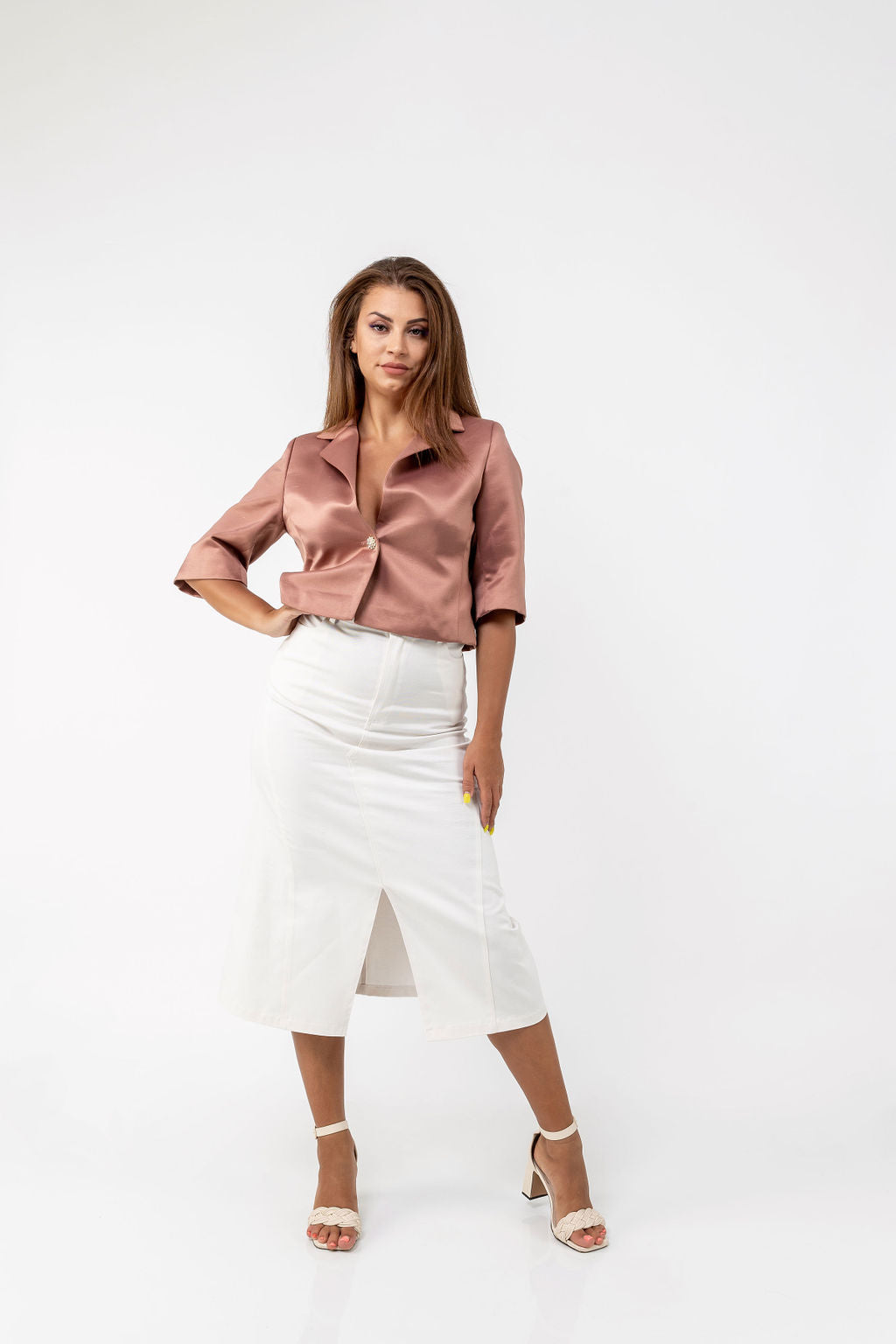 Short-cut jacket in pink shantung Short-cut jacket in pink shantung