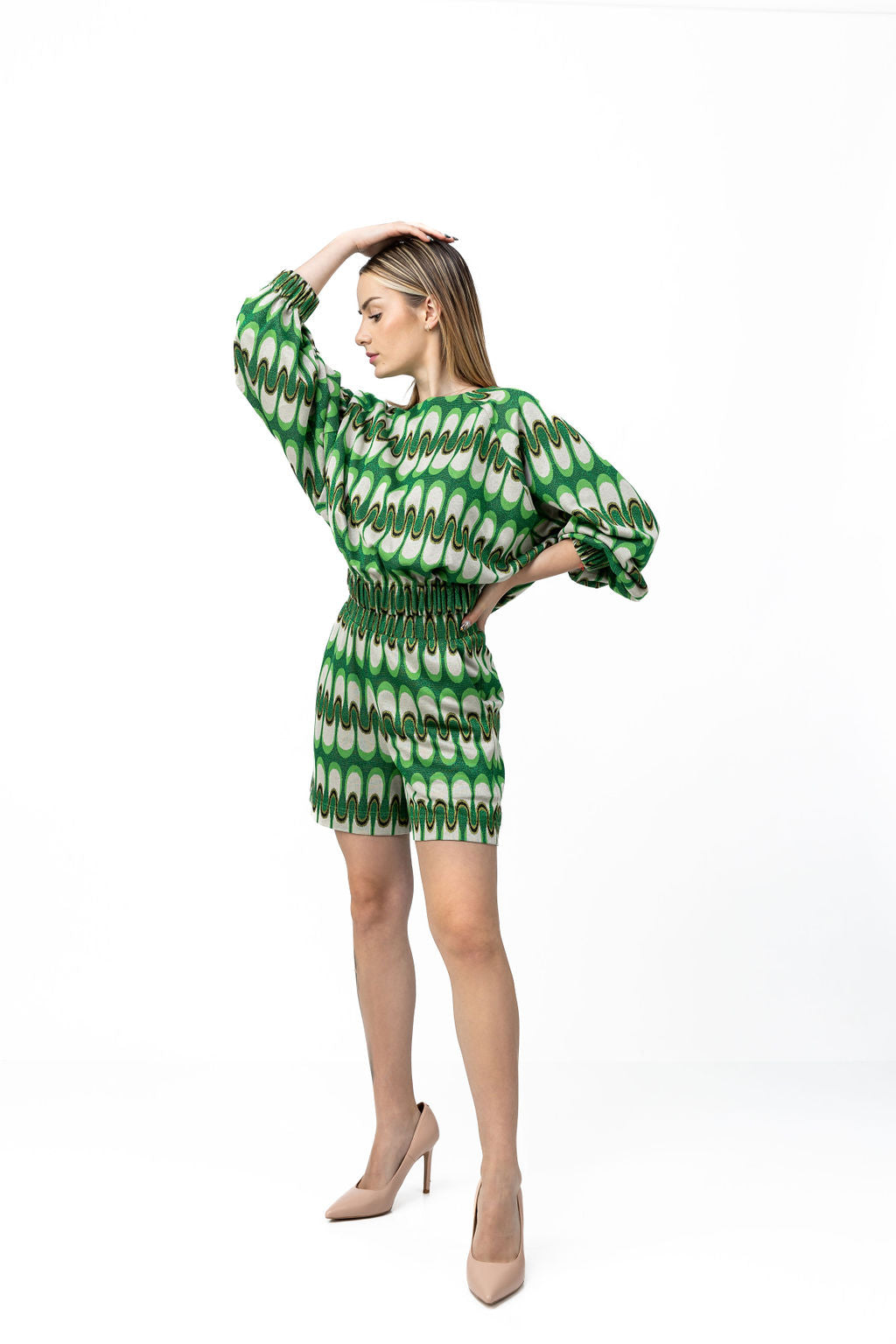 Loose blouse in green tricot Loose blouse in green tricot