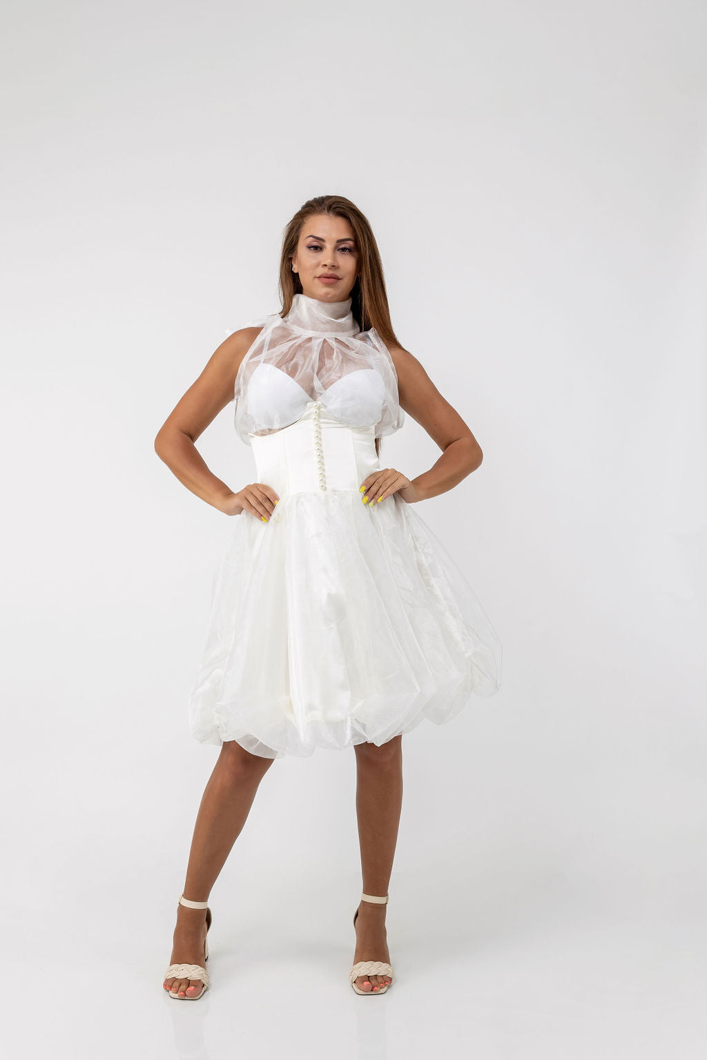 Balloon dress with pearls on a bustier Balloon dress with pearls on a bustier