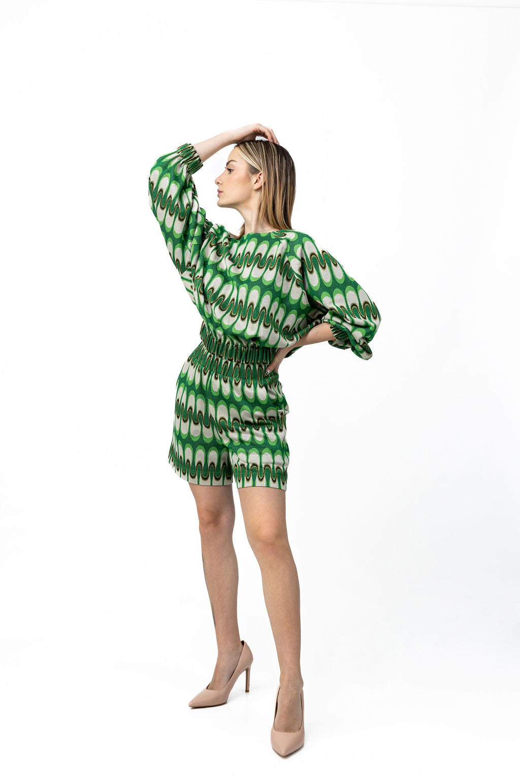 Loose blouse in green tricot Loose blouse in green tricot