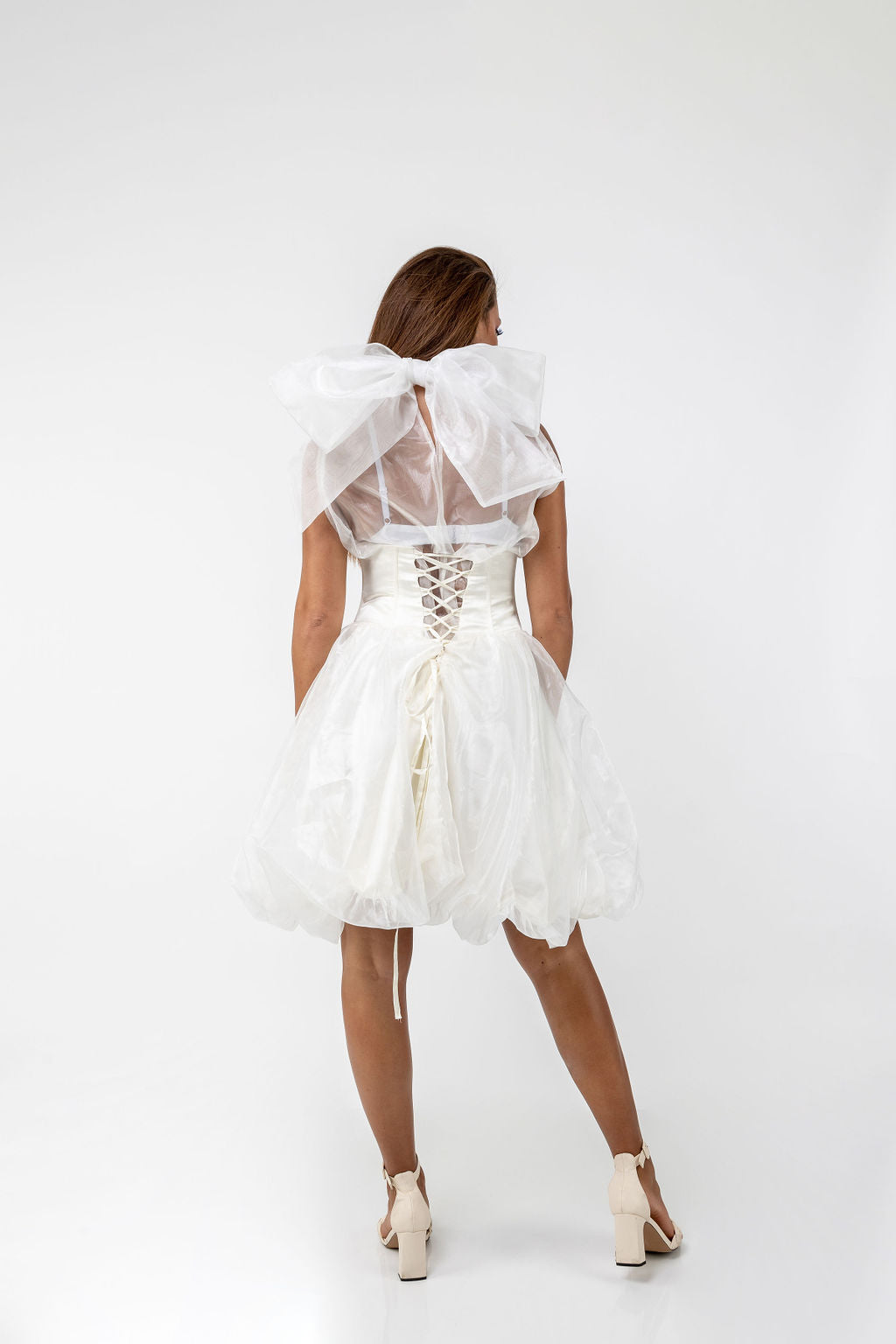Balloon dress with pearls on a bustier Balloon dress with pearls on a bustier