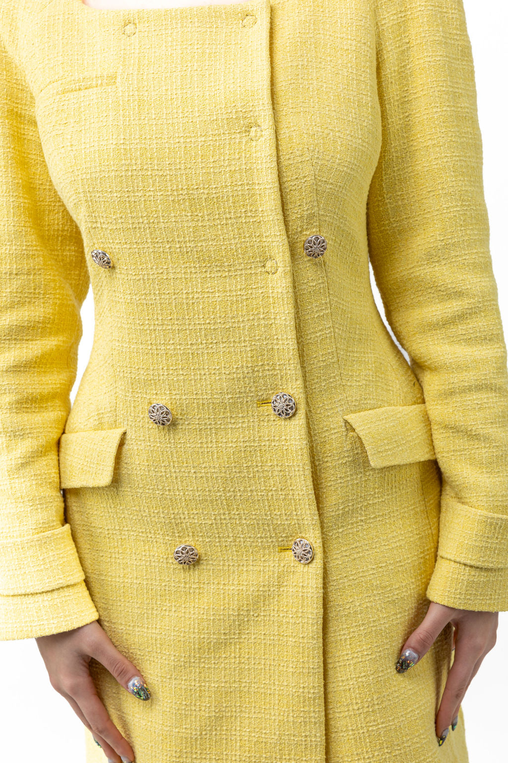 Abito elegante in bouclé giallo Abito elegante in bouclé giallo