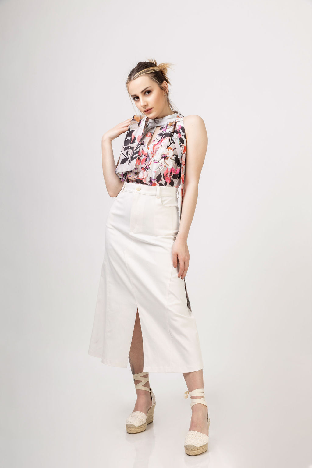 Sleeveless top cherry blossom Sleeveless top cherry blossom – Front view – Silvy Rowson