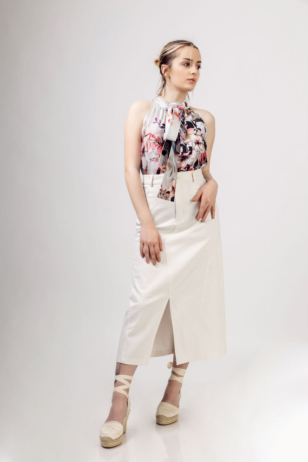 Sleeveless top cherry blossom Sleeveless top cherry blossom – Back view – Silvy Rowson