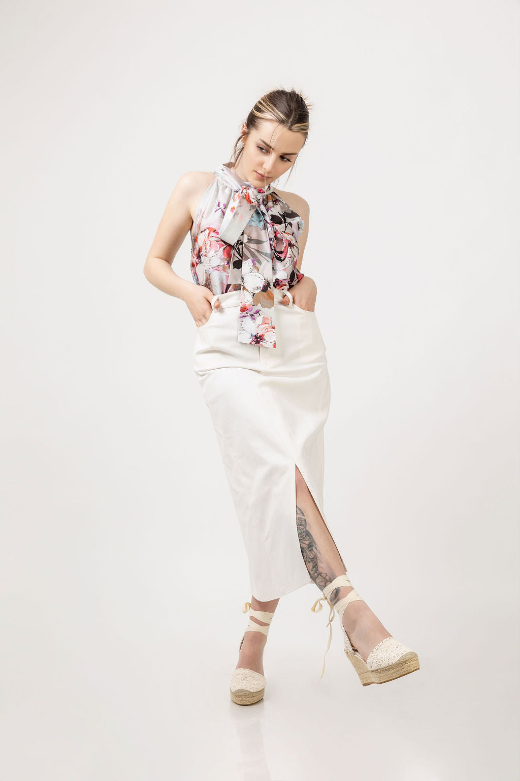 Sleeveless top cherry blossom Sleeveless top cherry blossom – Side view – Silvy Rowson