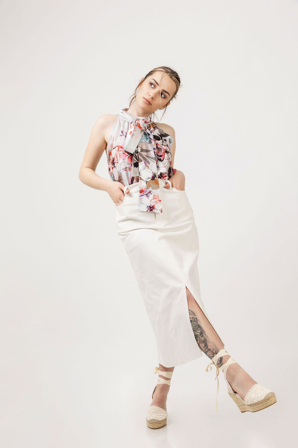 Sleeveless top cherry blossom Sleeveless top cherry blossom – Detail close-up – Silvy Rowson