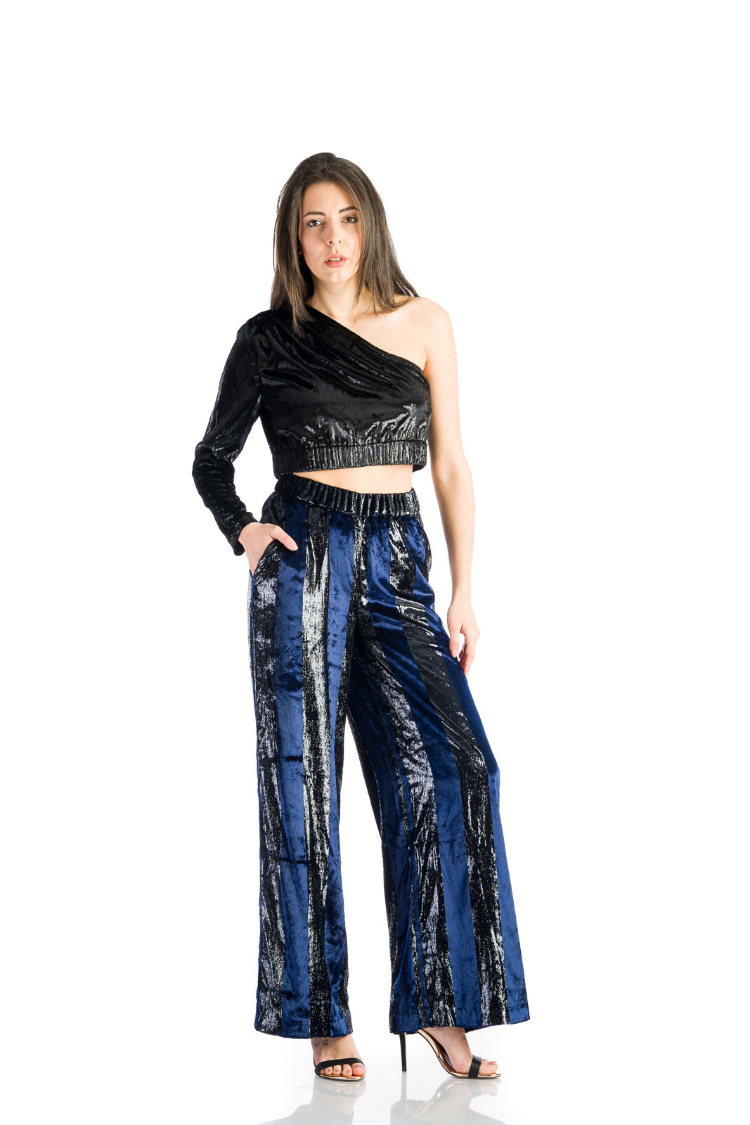 КЪС ТОП В ЧЕРНО КАДИФЕ КЪС ТОП В ЧЕРНО КАДИФЕ