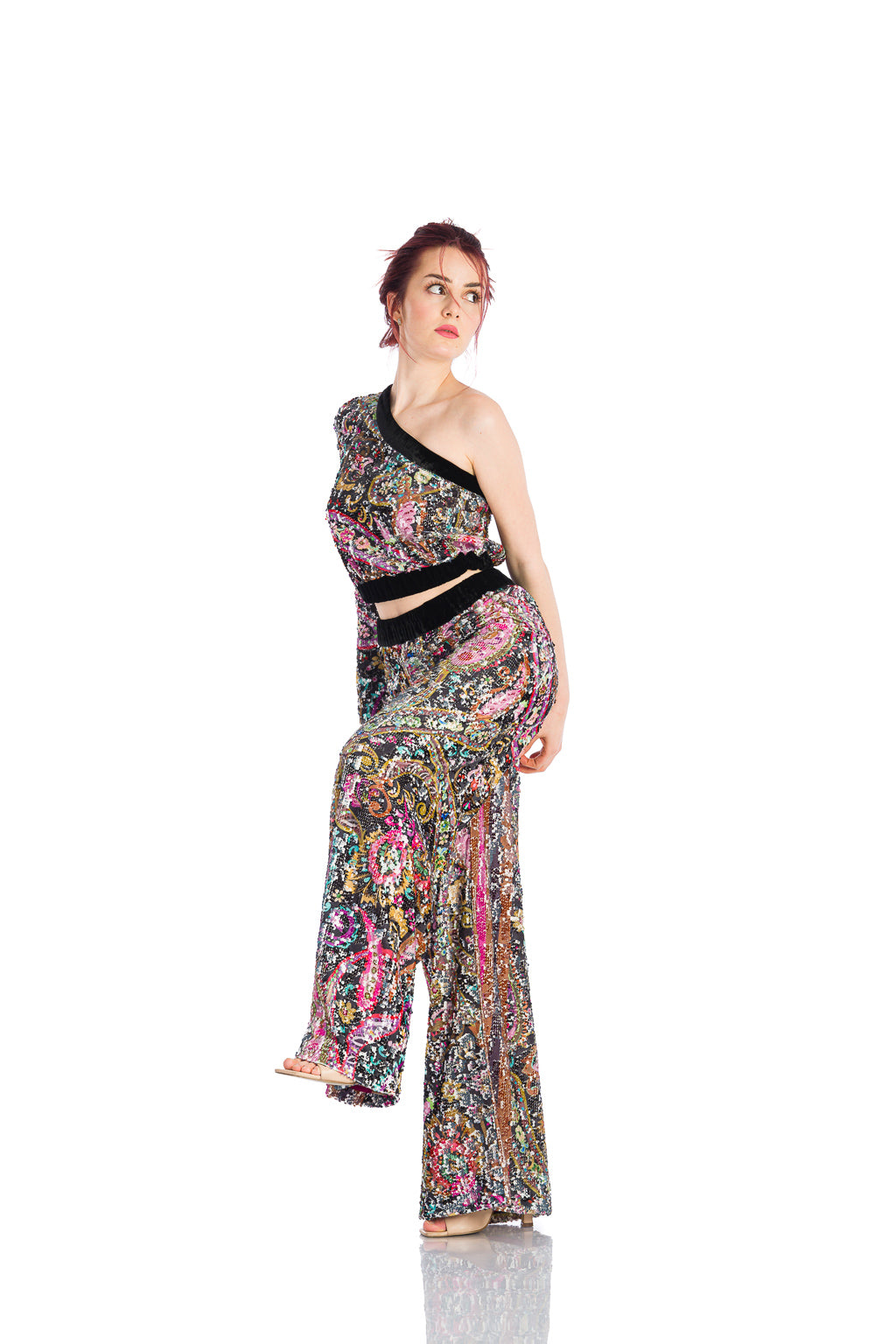 Панталон с широк крачол в цветни пайети Панталон с широк крачол в цветни пайети