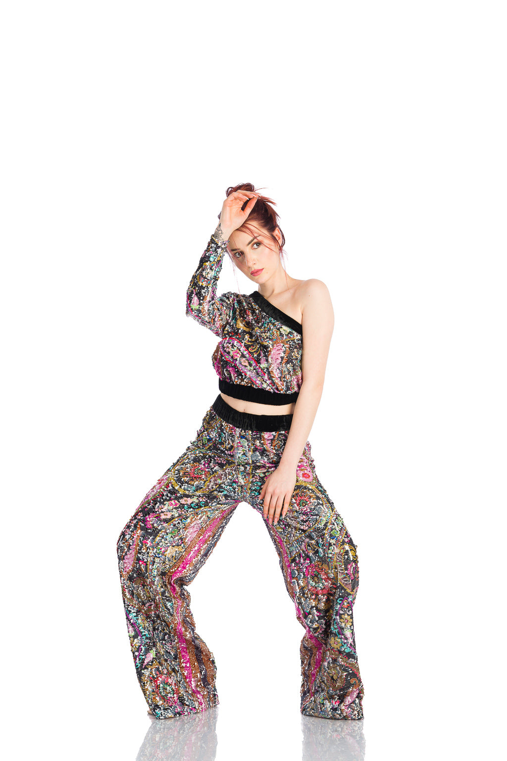 Панталон с широк крачол в цветни пайети Панталон с широк крачол в цветни пайети