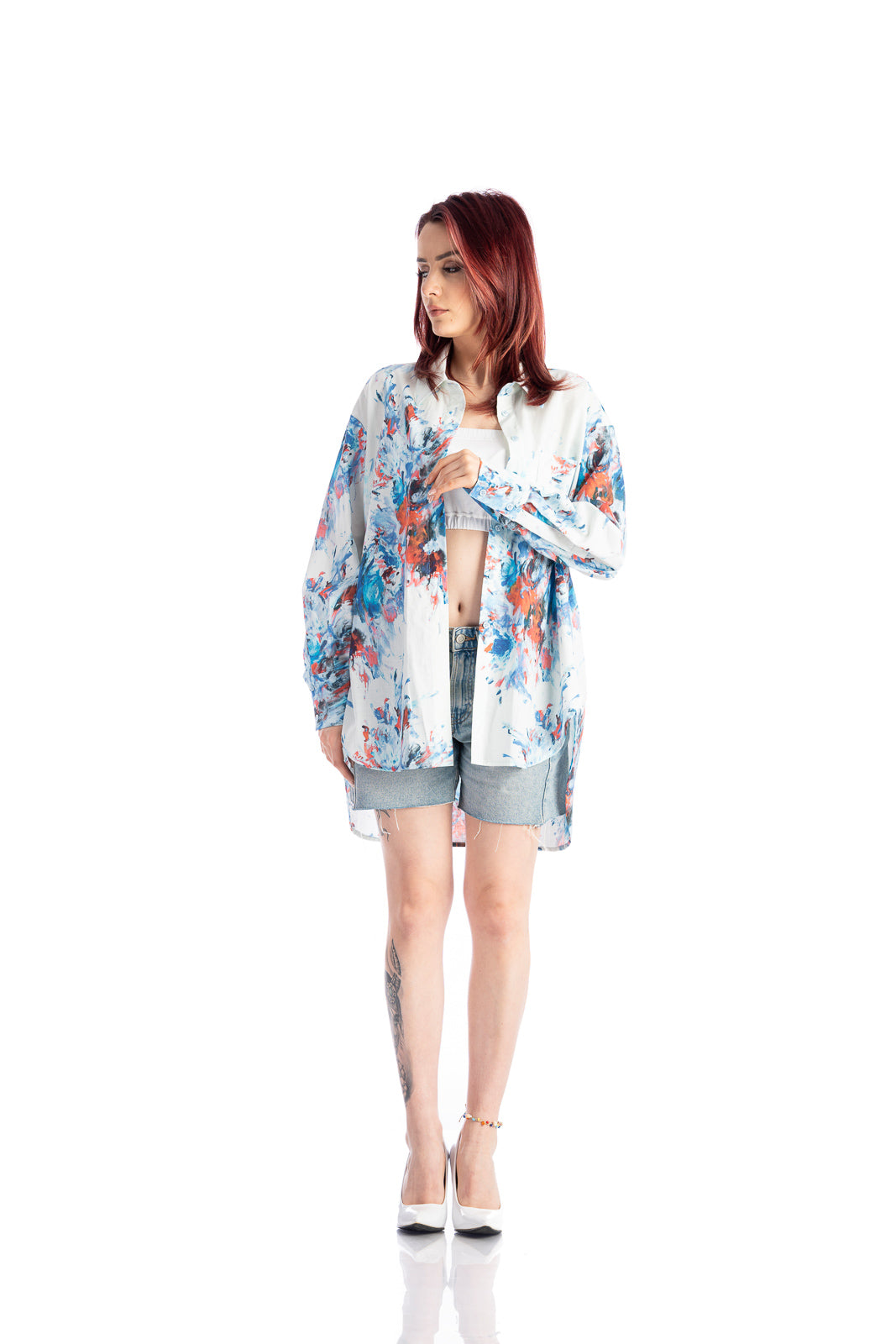 Loose shirt with blue-red spots Loose shirt with blue-red spots