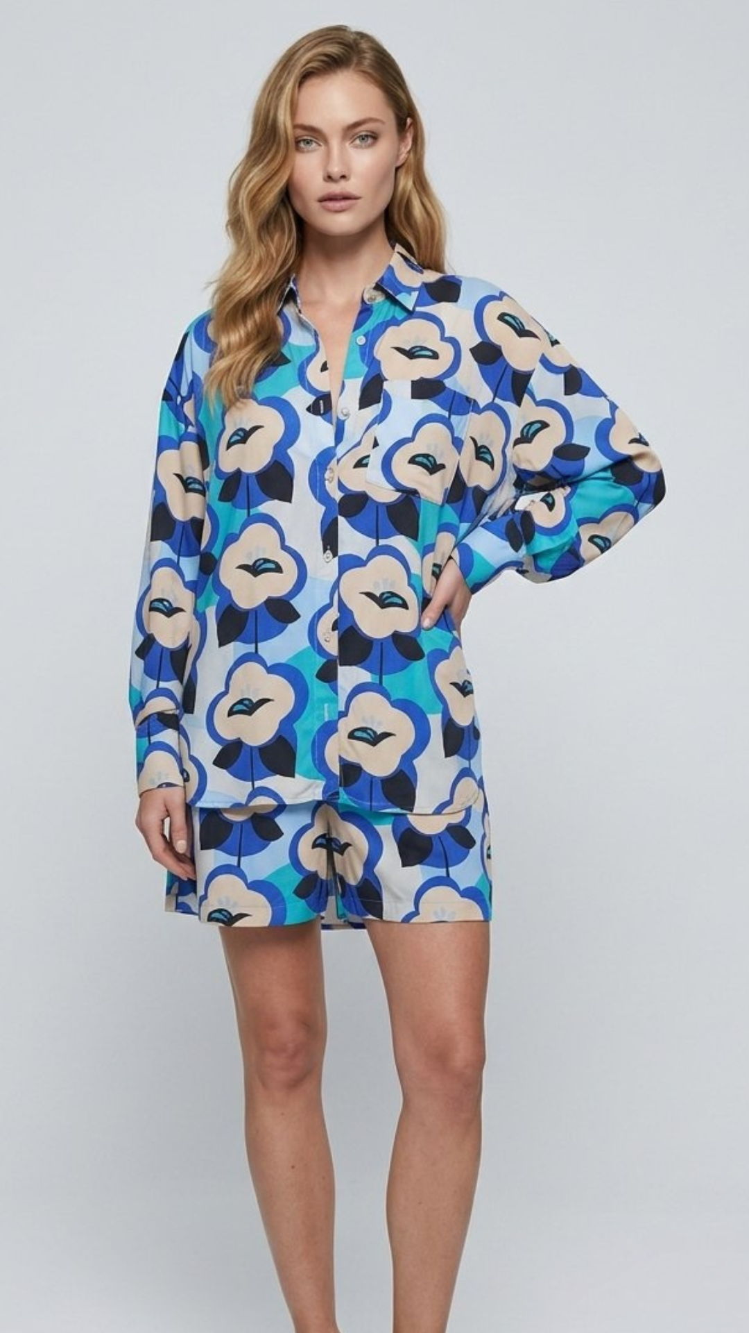 Blue Floral Print Viscose Shorts Blue Floral Print Viscose Shorts