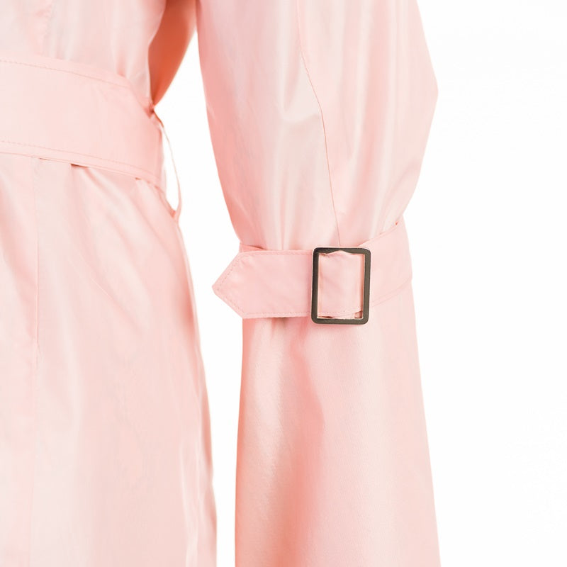 Impermeabile con risvolto ampio in colore rosa Impermeabile con risvolto ampio in colore rosa