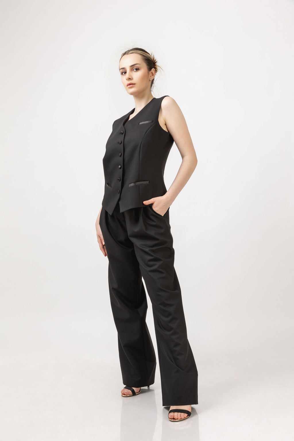 Short vest in black Short vest in black