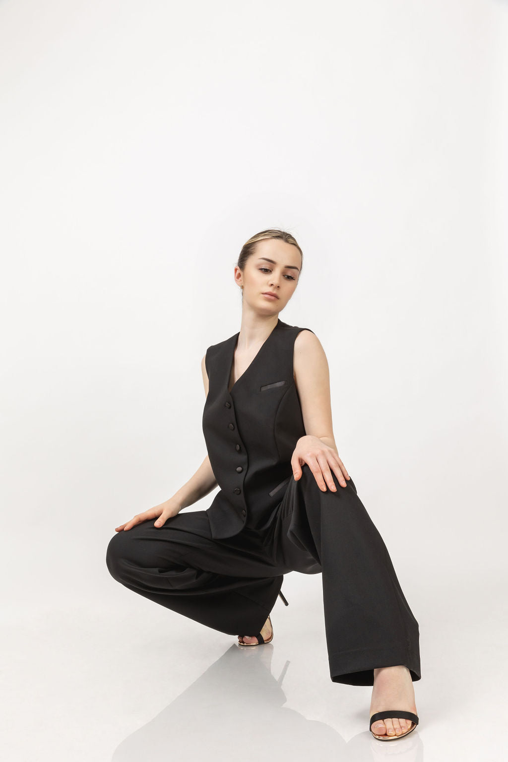 Short vest in black Short vest in black