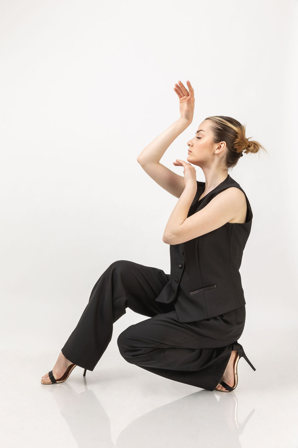 Short vest in black Short vest in black