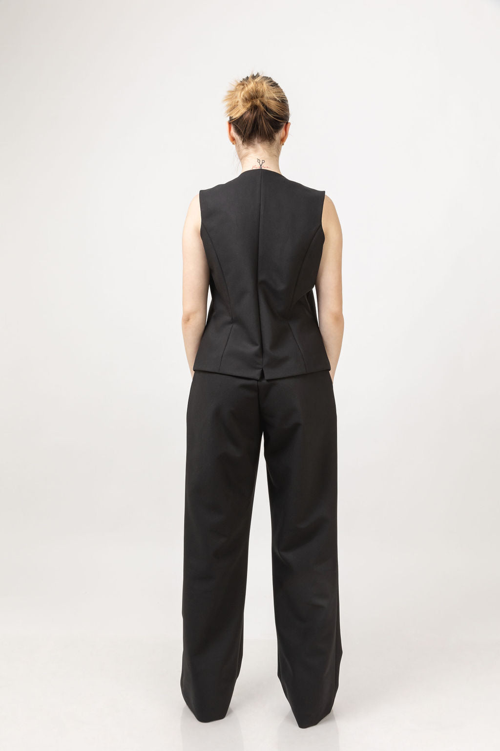 Short vest in black Short vest in black