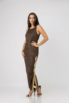 Dress in brown tricot with golden sprinkles – Front view – Silvy Rowson