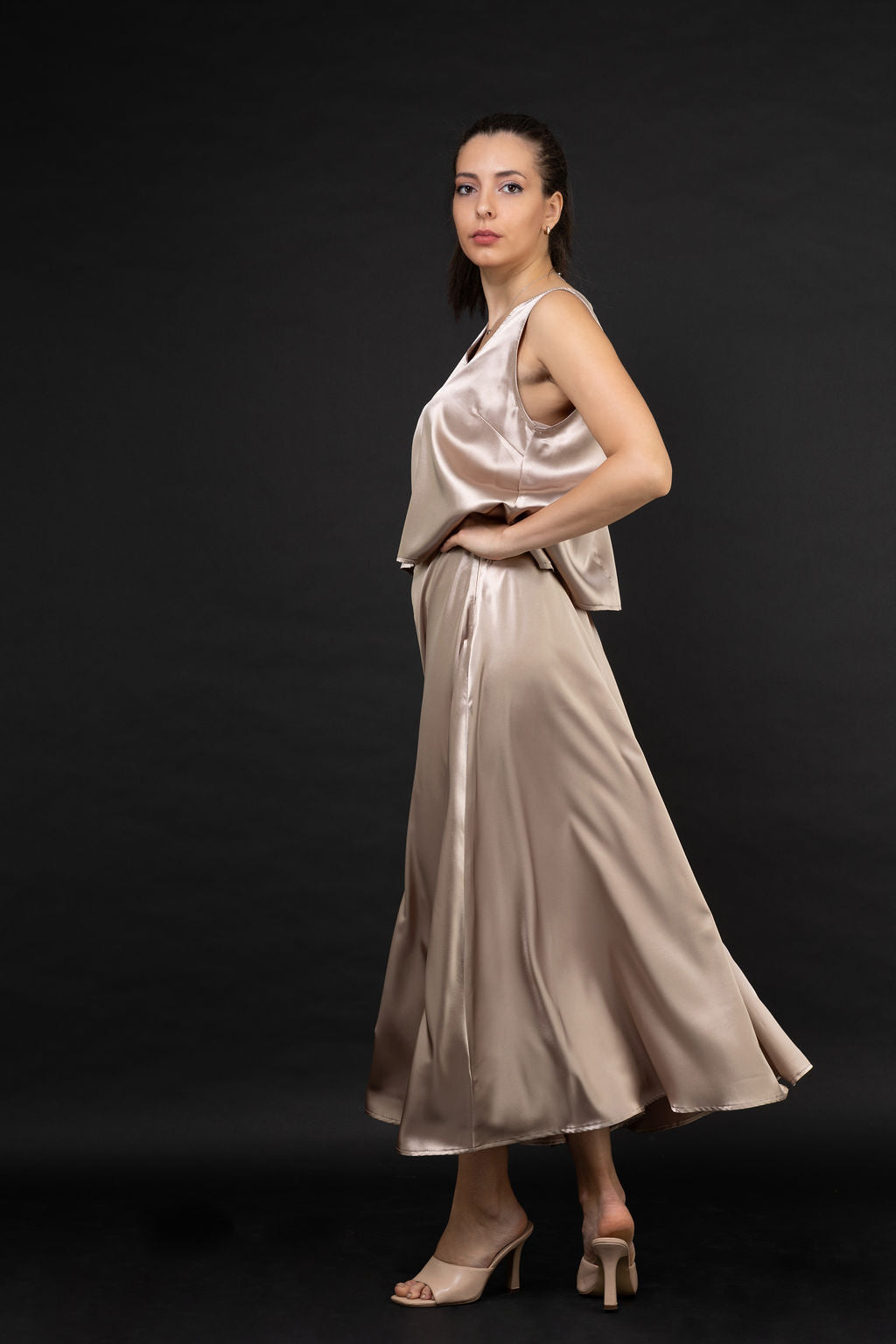 Long cloche skirt in cappuccino color Long cloche skirt in cappuccino color