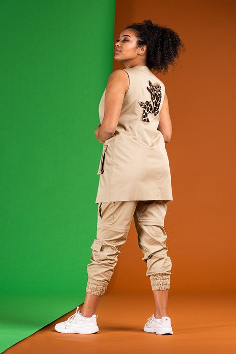 Cargo pants with detachable legs Cargo pants with detachable legs