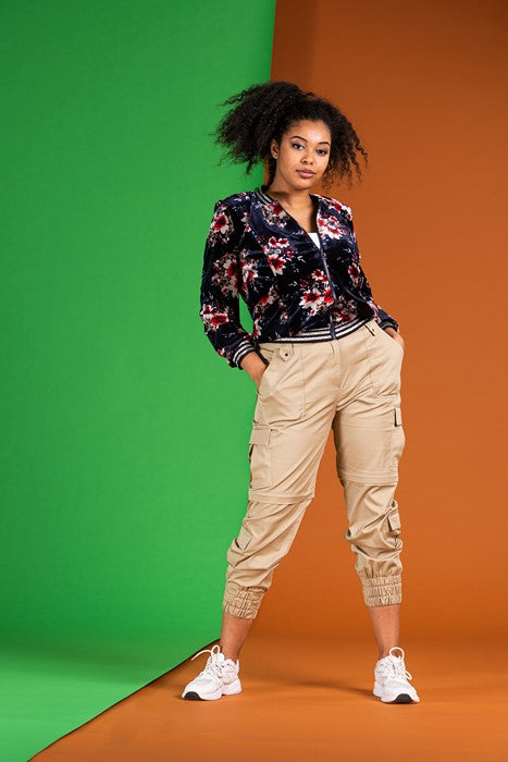 Cargo pants with detachable legs Cargo pants with detachable legs
