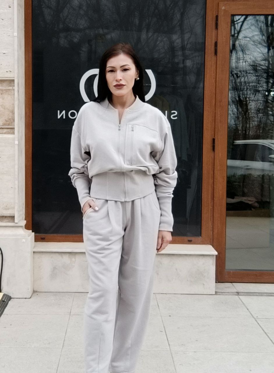 Wide-leg sporty banana pants Wide-leg sporty banana pants