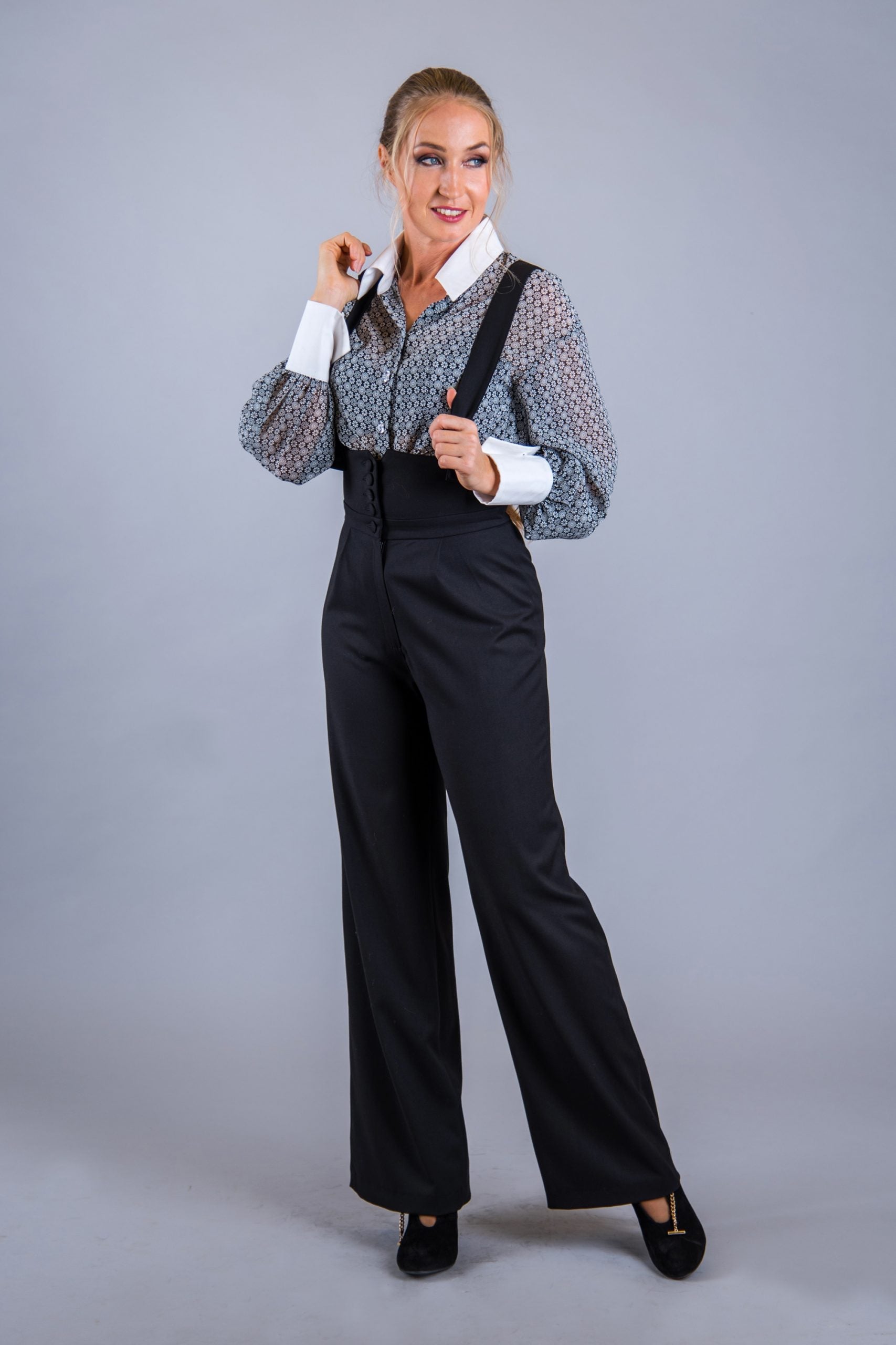 Trousers with wide belt Trousers with wide belt