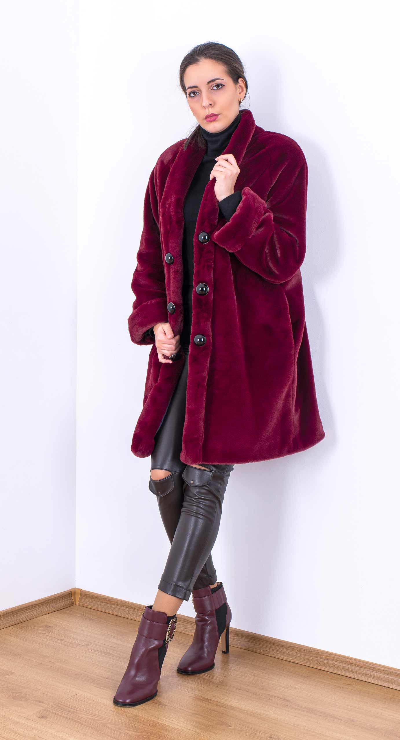 Coat with a long collar Coat with a long collar