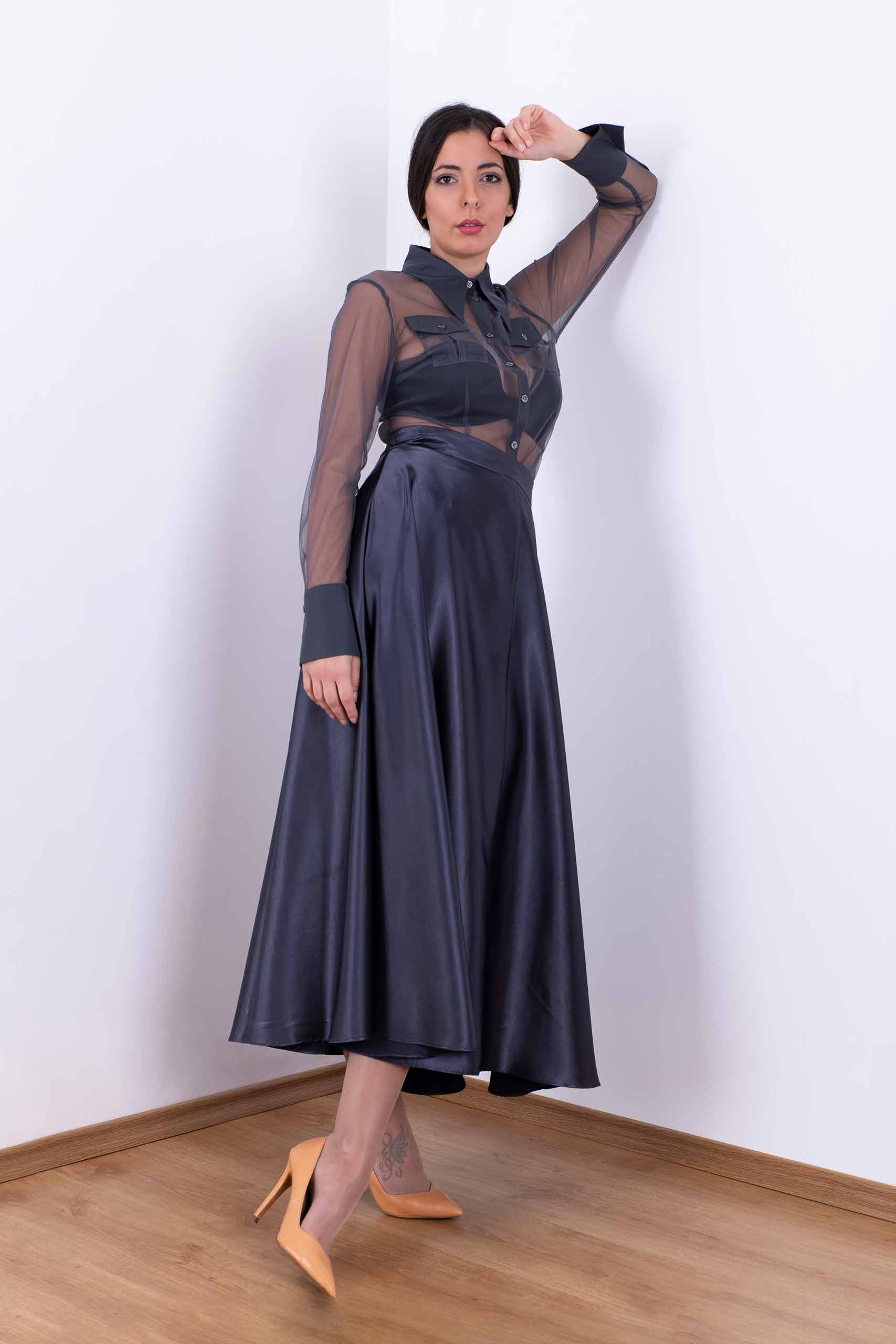 Long cloche skirt in grey satin Long cloche skirt in grey satin