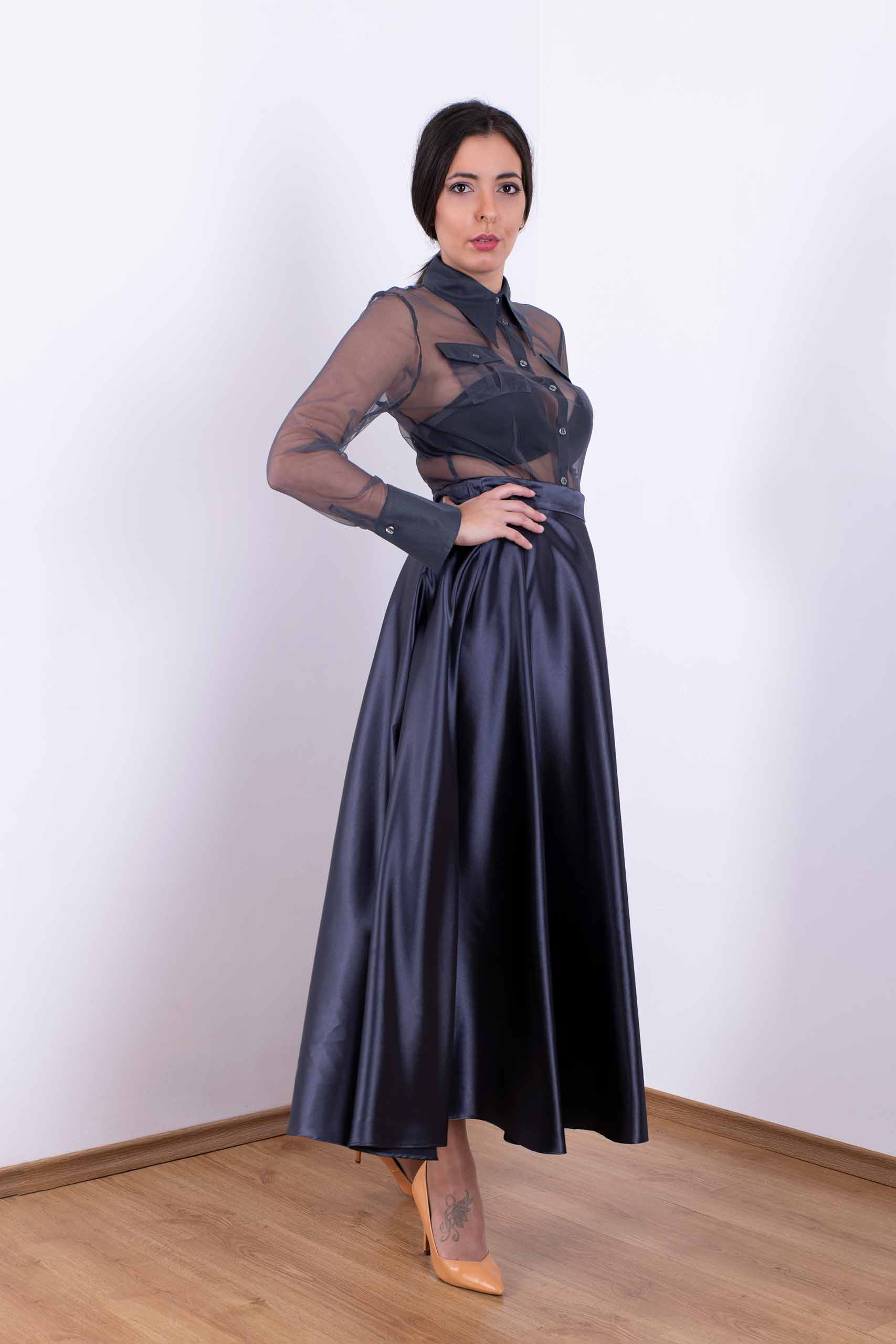 Long cloche skirt in grey satin Long cloche skirt in grey satin
