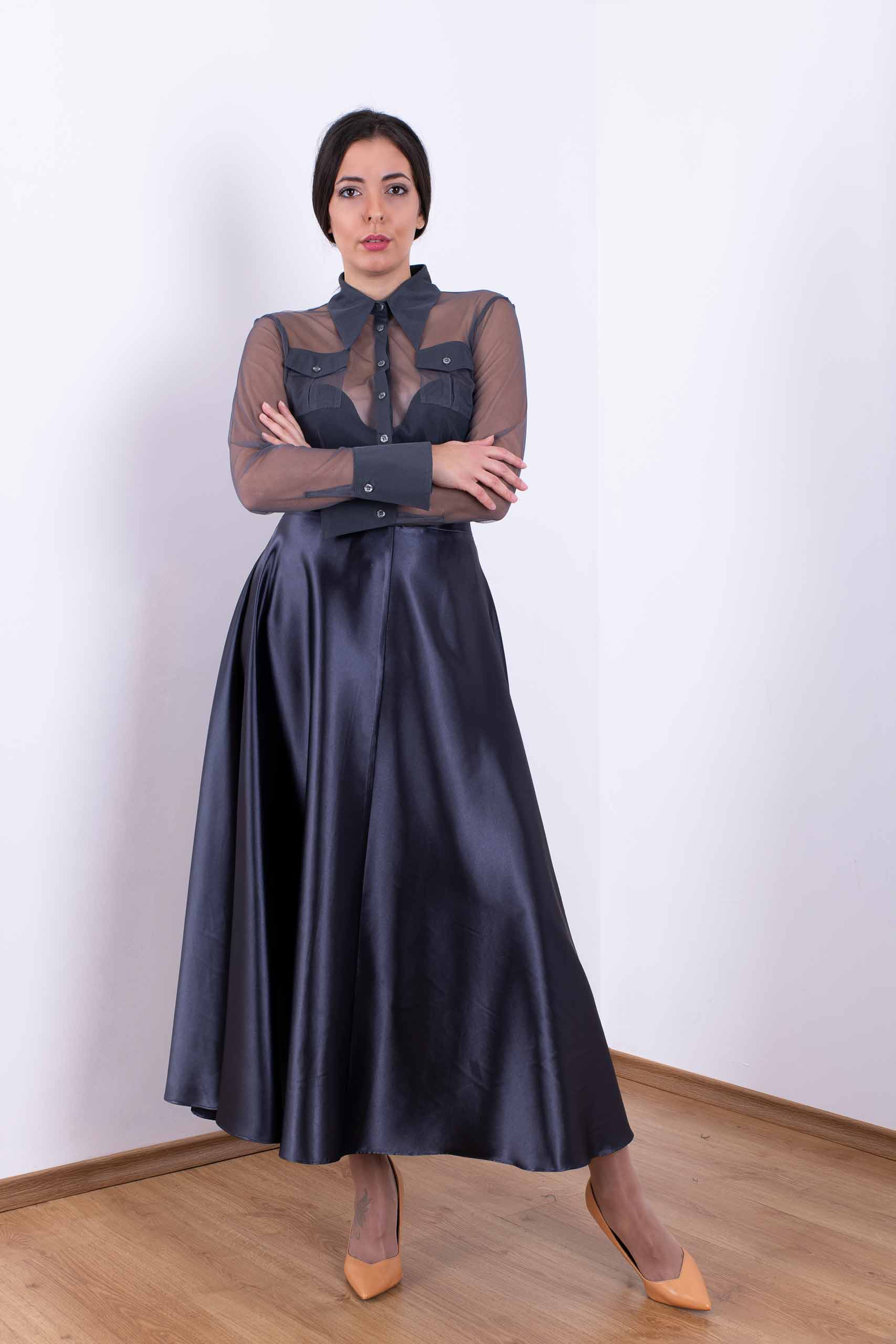 Long cloche skirt in grey satin Long cloche skirt in grey satin