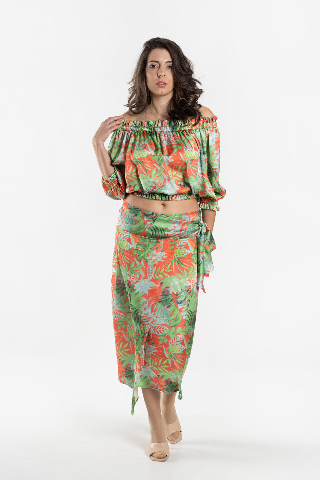 Satin Hugg me skirt in orange Satin Hugg me skirt in orange