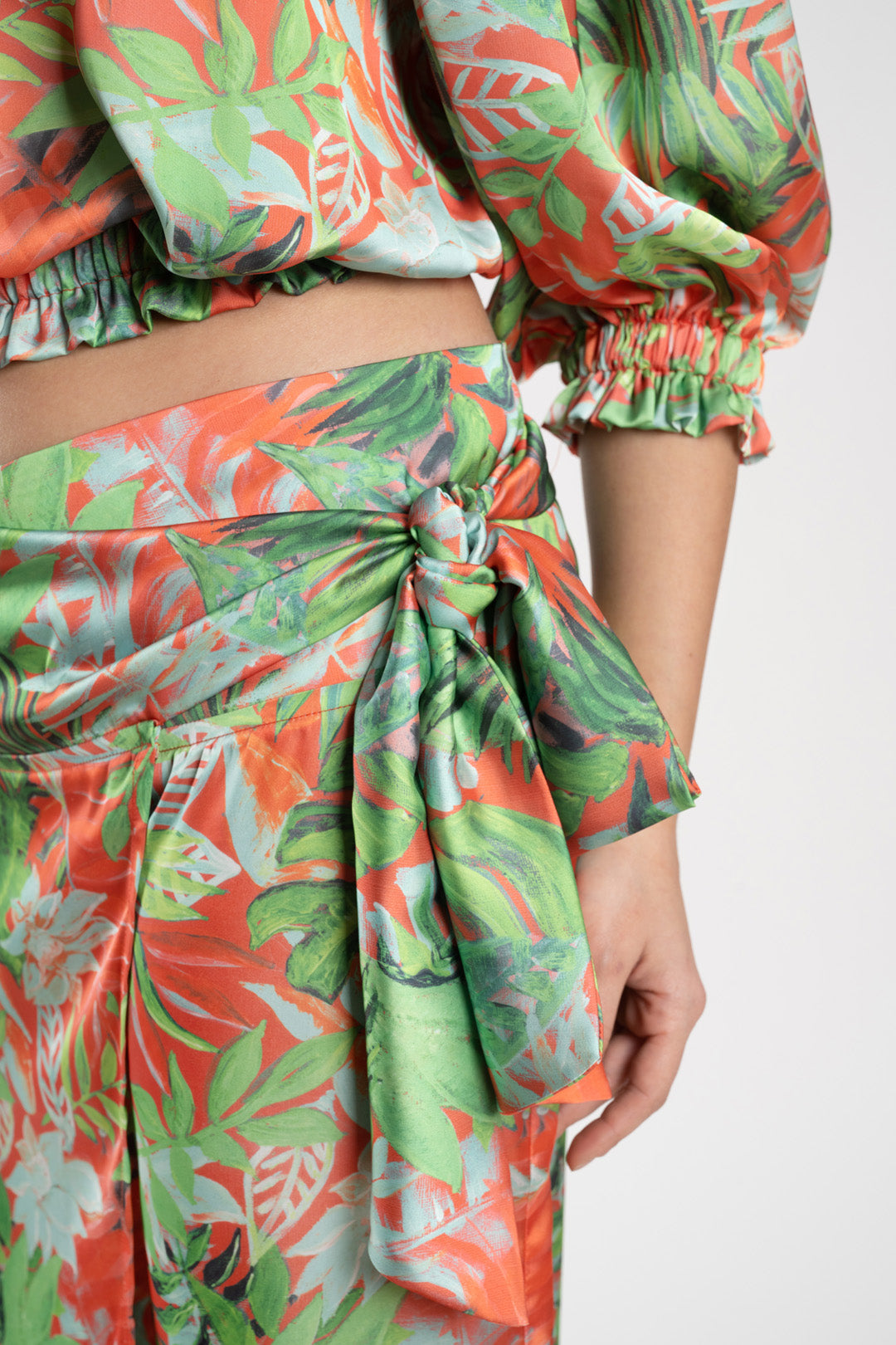 Satin Hugg me skirt in orange Satin Hugg me skirt in orange