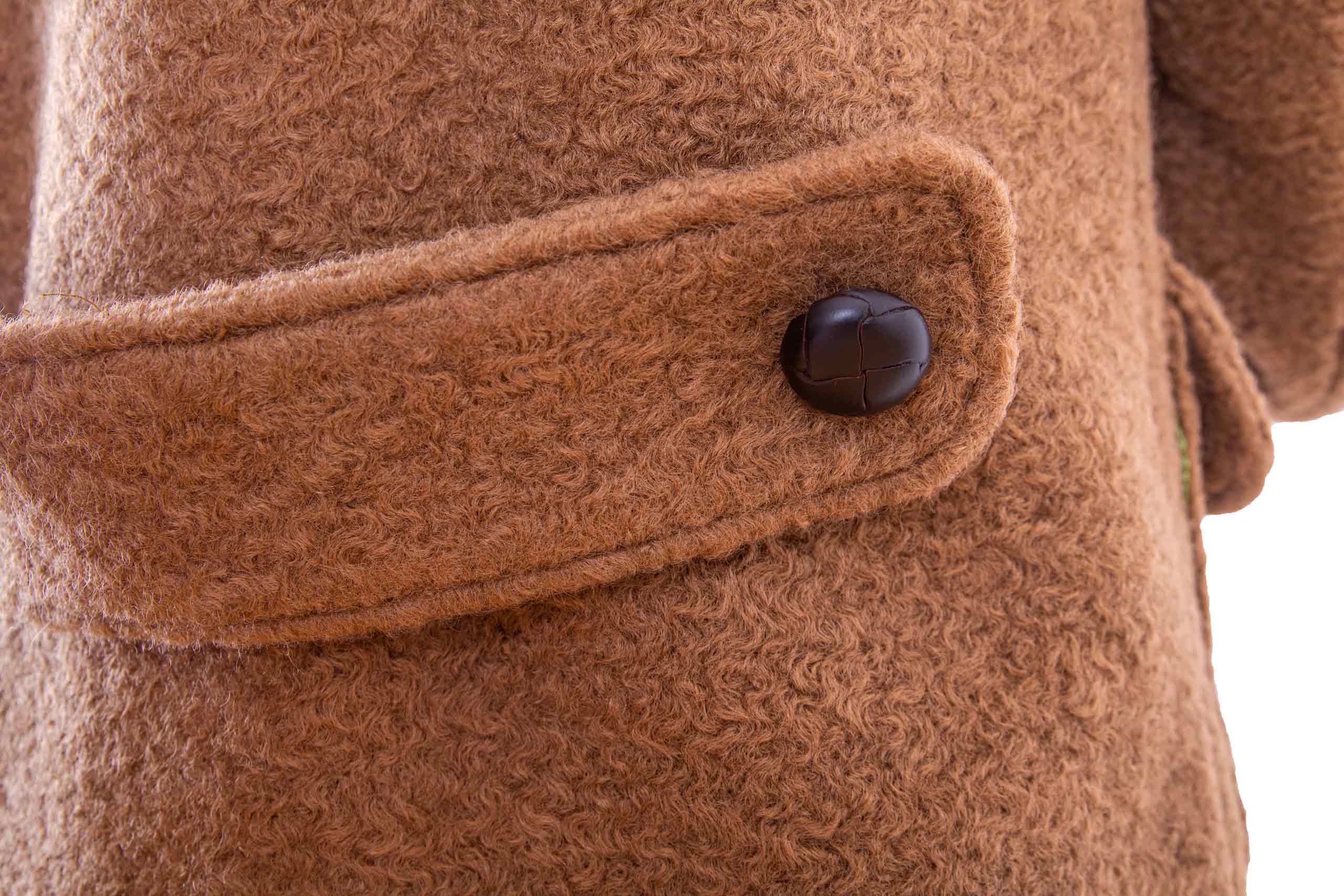 Cappotto corto in peluche Cappotto corto in peluche
