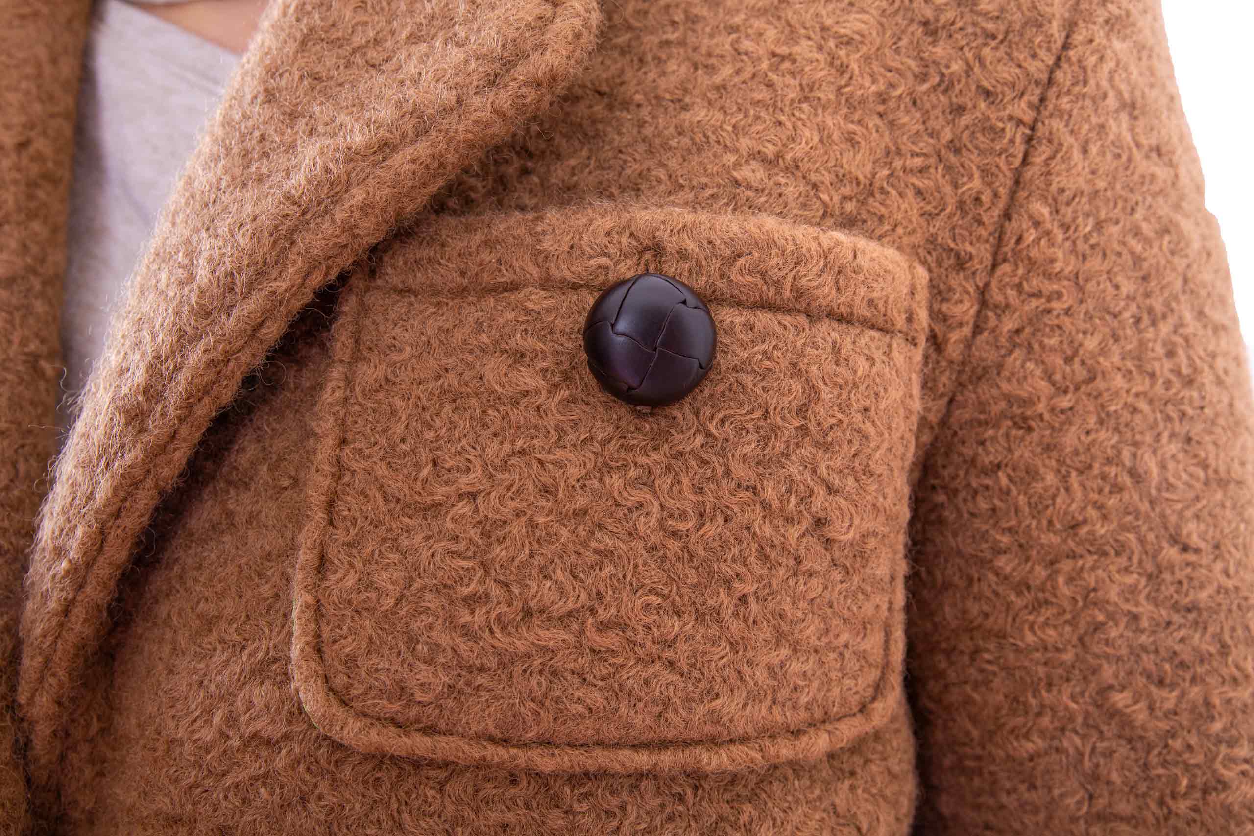 Cappotto corto in peluche Cappotto corto in peluche