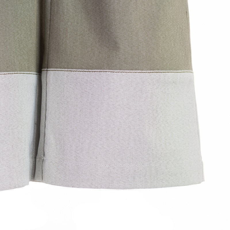 Straight trousers with wide hem and bustier fastening Straight trousers with wide hem and bustier fastening