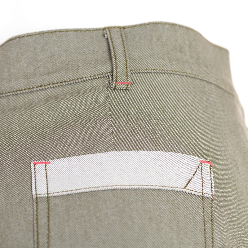 Straight trousers with wide hem and bustier fastening Straight trousers with wide hem and bustier fastening