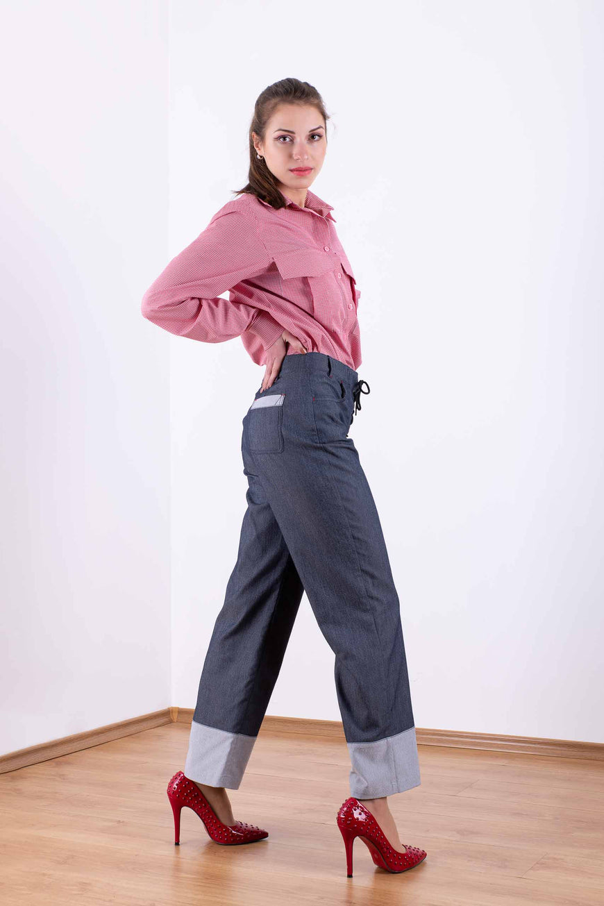 Straight trousers with wide hem in dark blue