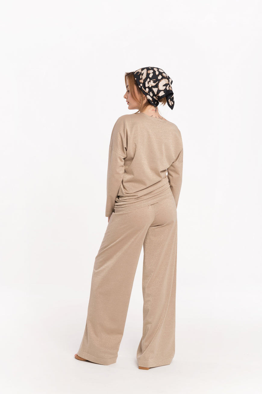 Asymmetric blouse with a cold shoulder in Golden Cotton