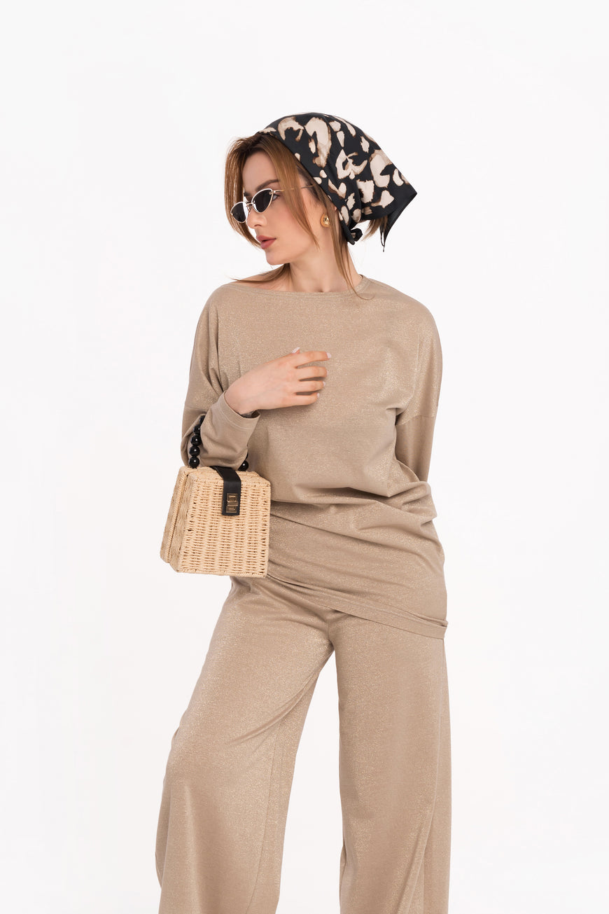 Asymmetric blouse with a cold shoulder in Golden Cotton