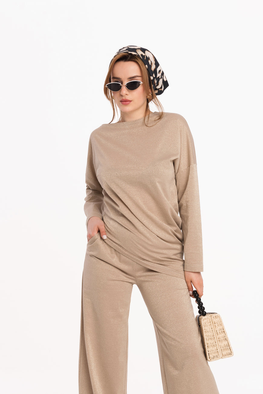 Asymmetric blouse with a cold shoulder in Golden Cotton