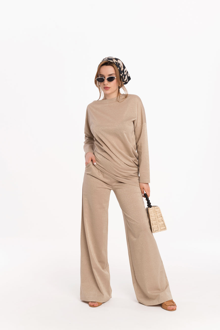 Asymmetric blouse with a cold shoulder in Golden Cotton